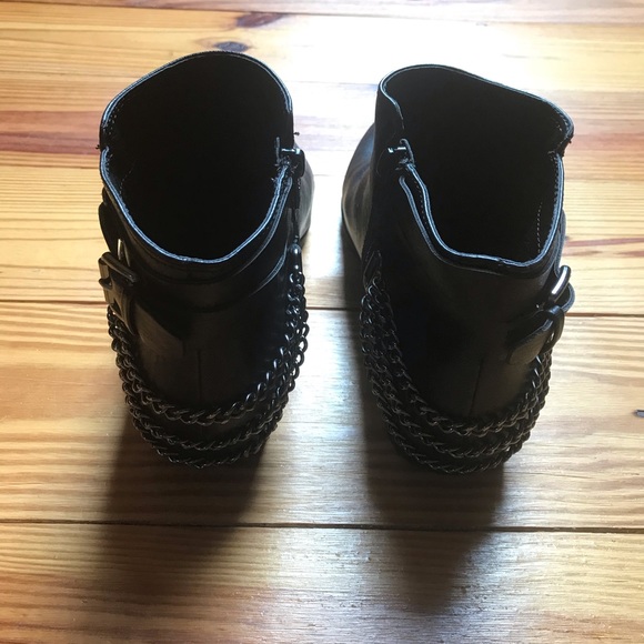 Joe Boxer Black Chain Ankle Boots, EUC, 8 - Picture 4 of 11